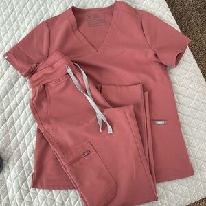 FIGS scrubs set